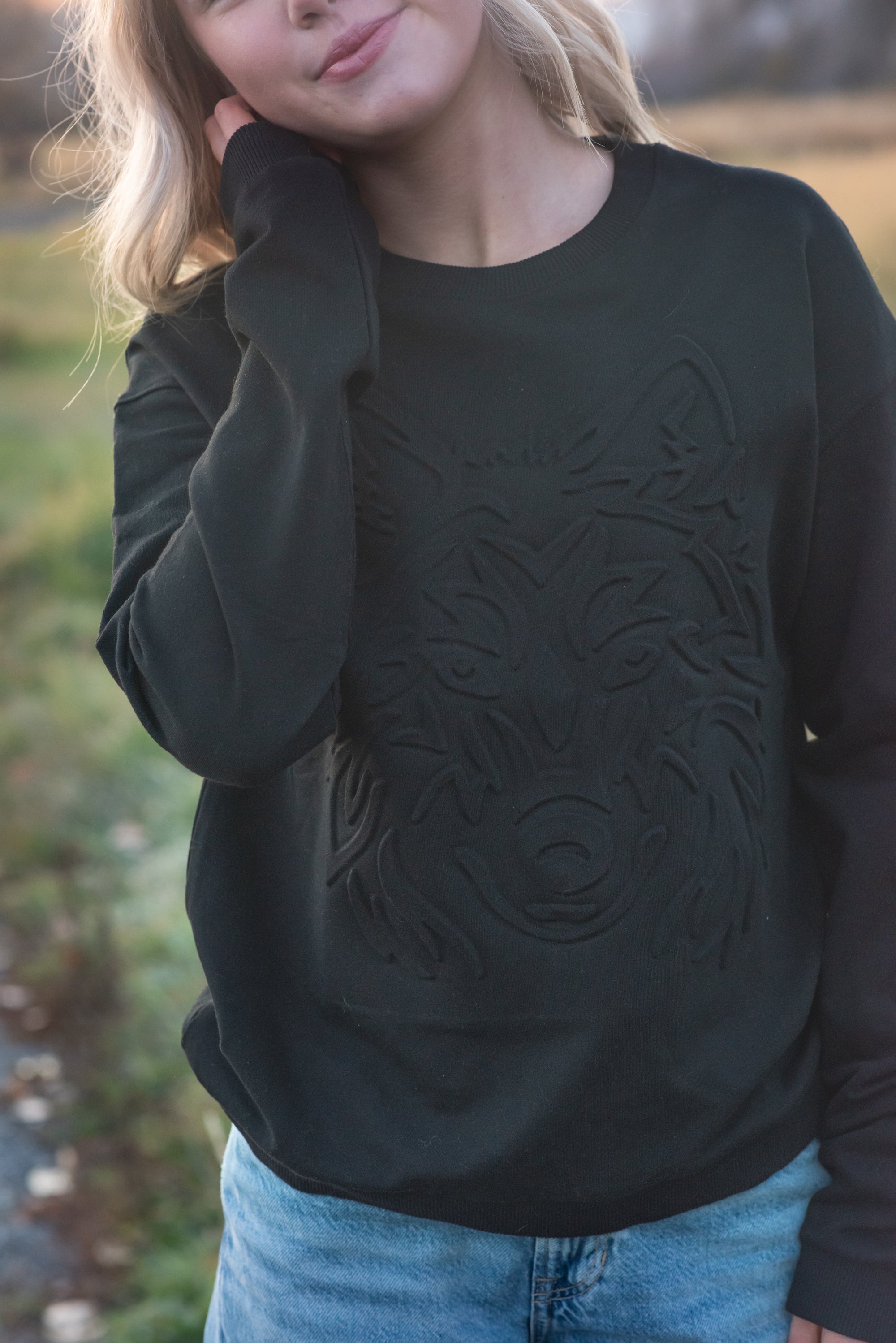 DT Wolf 3D embossed Sweatshirt in Black