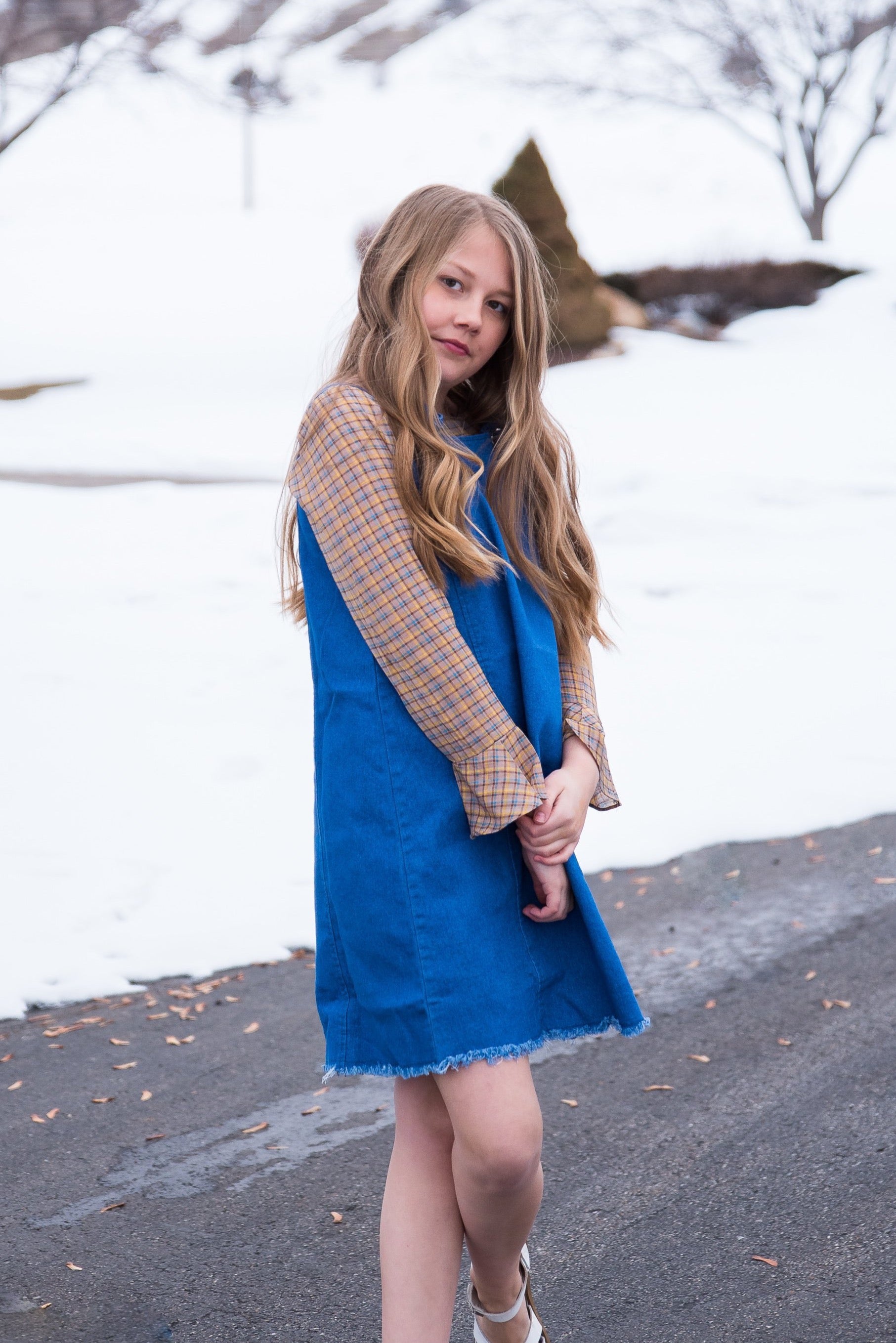 Chic Long-Sleeve Denim Dress for Girls – Cute Color-Block Style with 1